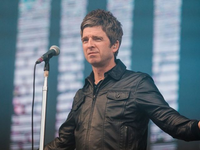 Noel Gallagher lança música para argentinos que não sabem as suas letras