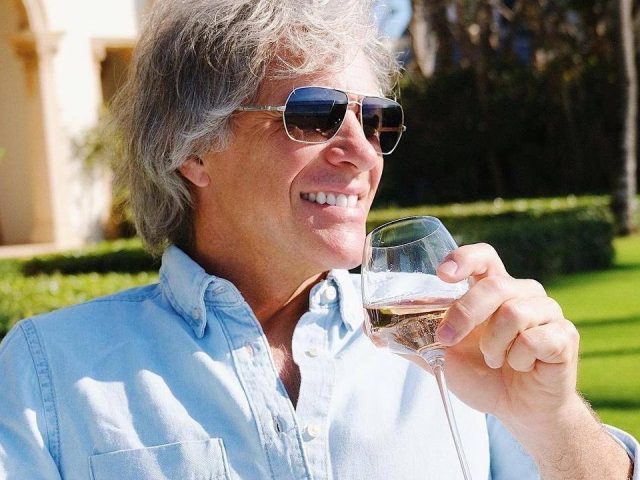Jon Bon Jovi fake é preso por embriaguez