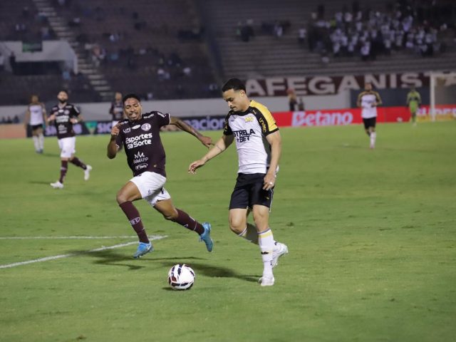 Criciúma empata fora e segue na luta pelo acesso