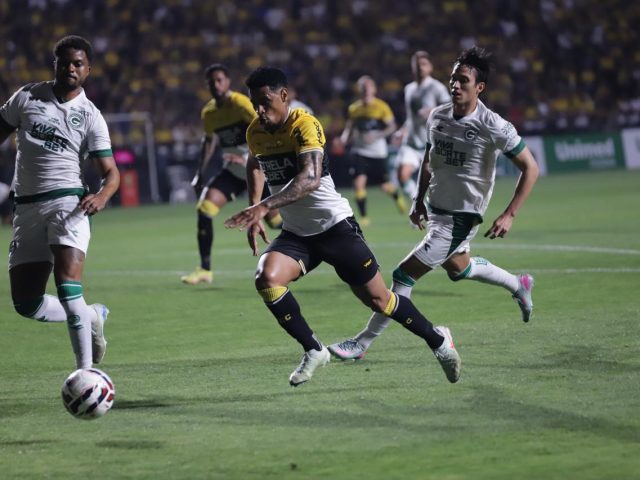 Criciúma perde para o Goiás e deixa o G4 da Série B