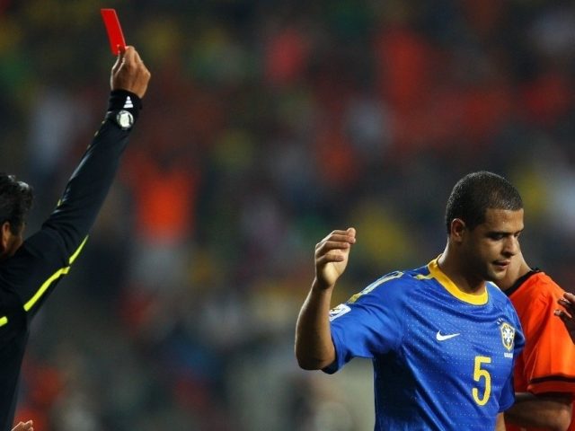 As expulsões da Seleção Brasileira na história das Copas