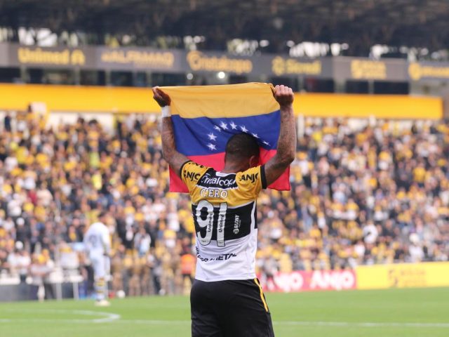 Criciúma vence em casa e assume a 3ª colocação da Série B