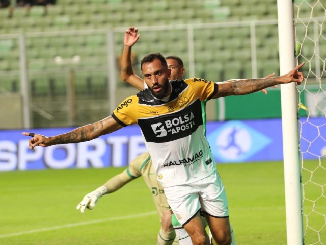 Criciúma vence fora de casa e chega a nove jogos sem derrota na Série B