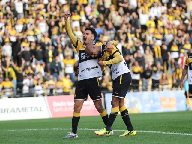 Criciúma vence o Sport e cola na liderança da Série B