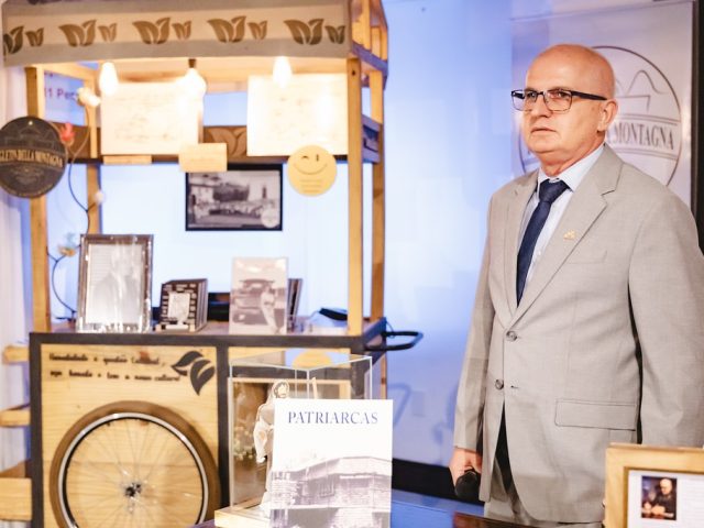 Nova Veneza lança obra que resgata a história do município